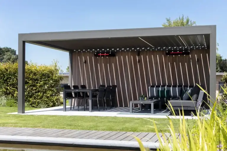 Brustor Lamellendach B250 XL mit eleganter Überdachung im Garten
